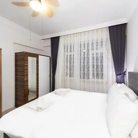 Pleasant Flat With Balcony In Kaleici Apartamento